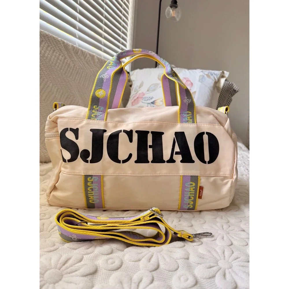 Large Capacity Water-Resistant Duffel Bag / Gym & Travel Bag